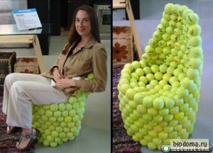 Кресло из мячиков для тенниса